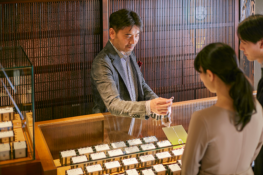 求める人材:販売は感謝とおもてなしを 求める人材:販売は感謝とおもてなしを